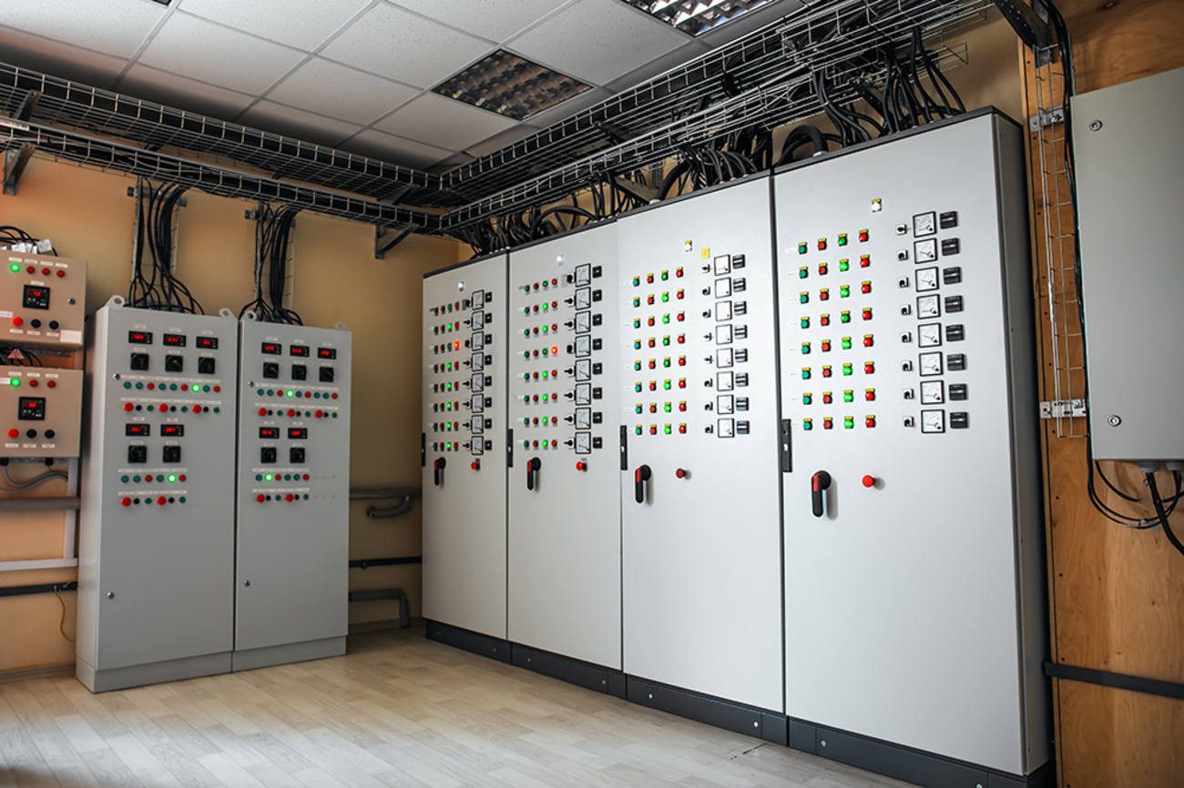 Schalt­anlagen­bau bei Schneider Elektrik in Marktheidenfeld